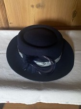 Damenhut 80er 90er Jahre Mit Federn Und Band Ca. U: 55 Cm Vintage Damen Hut Blau