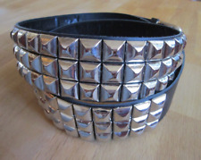 Ledergürtel mit Pyramidennieten 3-reihig Nietengürtel