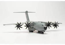 Herpa Wings Airbus A400M French Air Force F-RBAR 1:200 Modellflugzeug