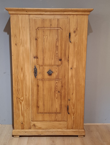 Bauernschrank antiker
