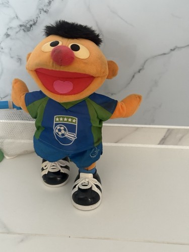 Ernie sesamstraße fußball - sesamstraße,