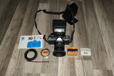 Kamera Minolta XG-1 mit Blitzlicht und Zubehör