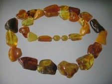 Bernstein Kette aus Natur Bernstein mit Einschluessen Exclusiv Bunt