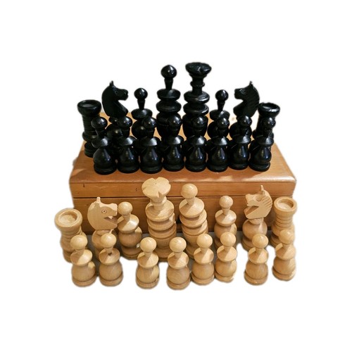 Schachfiguren holz alt - schachfiguren,