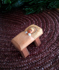 Krippenfiguren Holz, hand- geschnitzt- von Sievers-Hahn: Jesuskind in Krippe