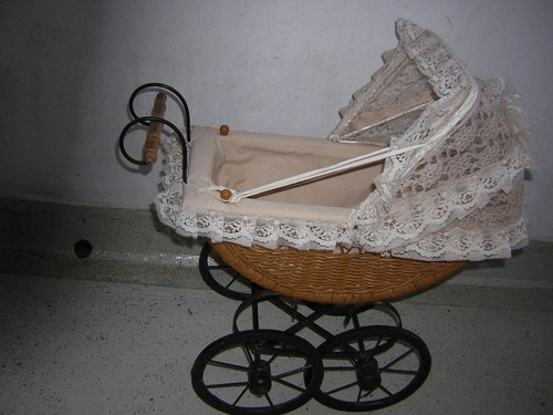 Puppenwagen alt dachbodenf - puppenwagen,