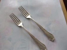 2 zwei alte antike Gabeln