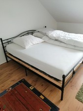 Doppelbett 200x200 mit neuwertigen Matratzen