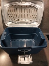 Blaue Transportbox für