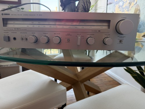Yamaha stereo receiver 300 - stereo, r-300