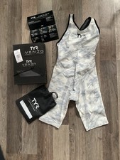 TYR Schwimm-/ Badeanzug Wettkampfanzug Camo Größe 23 US NP 599 Dollar