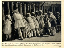 Kleine Zaungucker  ... Der Ball ist weg.... Genre Kinder von 1931