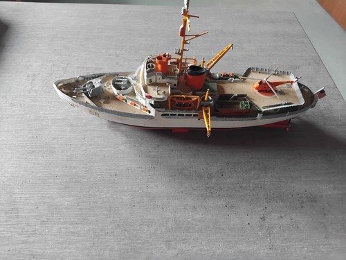 Revell 8607 uss burton island - revell,