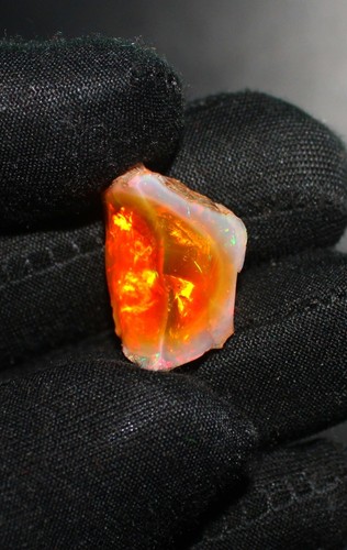 Opal roh edelstein - roh,