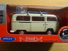 VW Bus T2 mit Surfbrett weiss