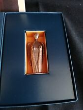 Kleine Bronze Figur, "Ich geb