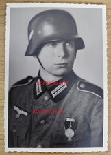 Portrait Soldat Stahlhelm