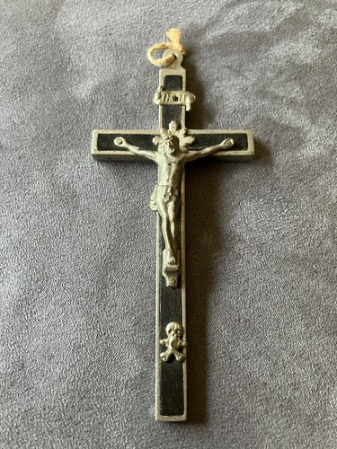 Brust oder sterbekreuz aus - oder,