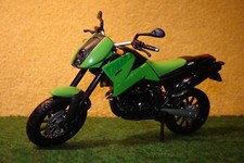 1:18 KTM 640 Duke II Grün MAISTO 00419