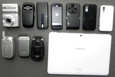 9-Handy-Konvolut, verschiedene Teile. Dazu eine Kamera  und ein Tablet,  defekt