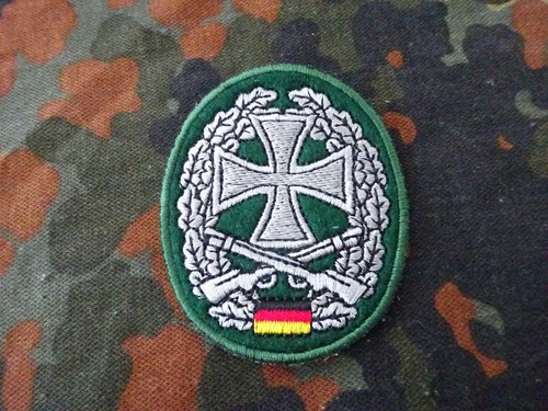 Barett abzeichen - (a30-10),