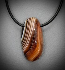 +Freeform+ ROTER ACHAT  EDELSTEIN-ANHÄNGER -Trommelstein-gebohrt + Lederband ☯︎8