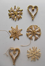 6 Strohsterne/bzw. -herzen  Weihnachten/Advent DM ca. 65 mm/bzw. ca. 60x45 mm