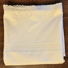 weißes Paradekissen m