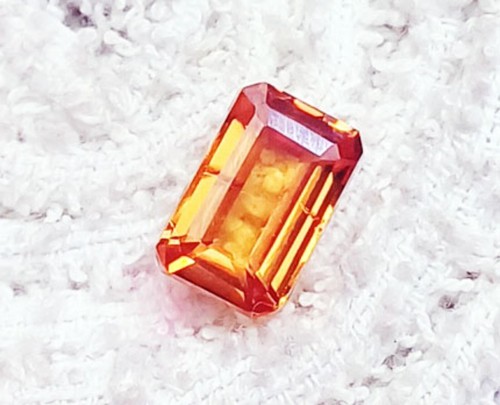 Natürlicher orange saphir - natürlicher,
