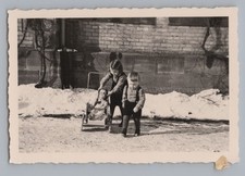 Kinder mit puppe winter - kinder,