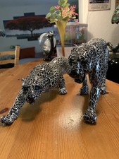 2 Leopardenfiguren ca. 40cm lang