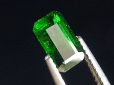 Tsavorit Granat / Tsavorite