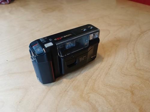 Point and shoot yashica - yashica, d