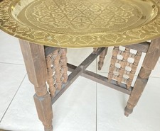 Sehr schöner Marokkanischer Beistelltisch, (Metallteller & Holzgestell)