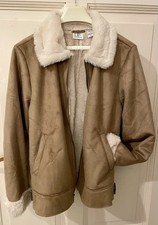 Winterjacke beige mit