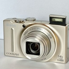 Nikon COOLPIX S8200