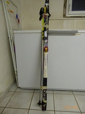 Langlaufski mit Stöcken