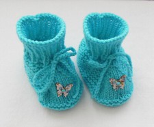 handgestrickte Babyschuhe
