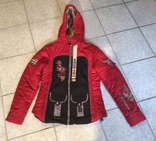 Damenski und Winterjacke