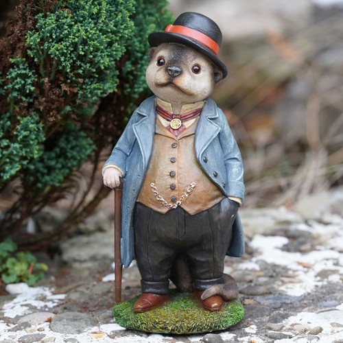 Otter resin sculpture - mr, |
