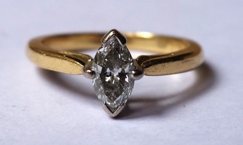 Gold 18kt marquise - 18kt, hm