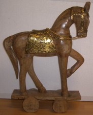 Trojanische Holz Pferd Massiv 1,9Kg deko Sattel Geschirr Metallverzierung Mess.
