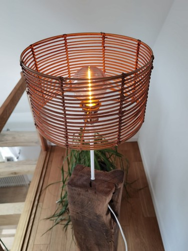 Stehlampe aus eichenbalken - aus,