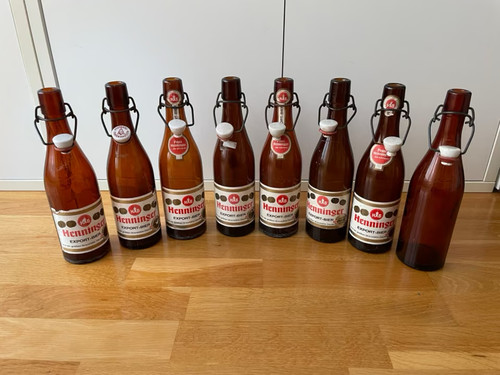 Alte bierflaschen mit - bierflaschen,