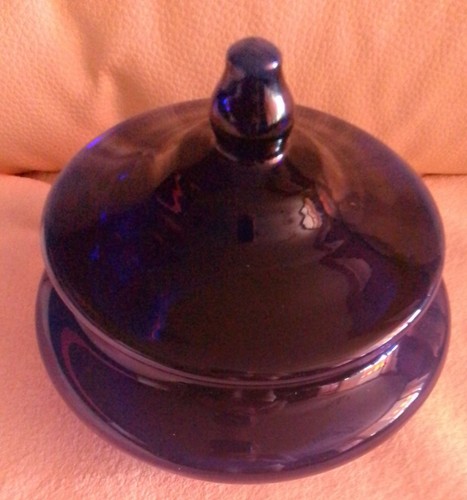 Kobaltblaue glasdose mit - kobaltblaue,