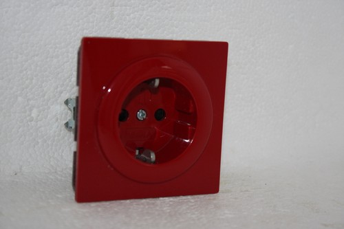 Gira color steckdose - s-color, mit