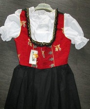 Dirndl mit Bluse und Schürze