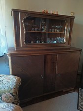 Antiker Wohnzimmerschrank /