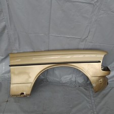 K30 Kotflügel Mercedes-Benz W123 Vorne Rechts Beifahrerseite 