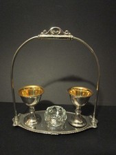 Jugendstil - 2 Eierbecher Menage mit Salzgefäß und Tablett, Metall vernickelt